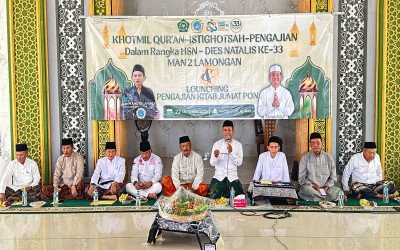 Satu Dekade Lebih Bertabur Berkah, Rangkaian HSN dan Dies Natalis ke-33 MAN 2 Lamongan Diwarnai Khotmil Qur'an hingga Pengajian Bersama Agus M. Khotib Afandi