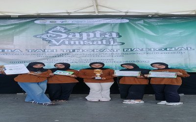Tampil Memukau, Tim Penari MAN 2 Lamongan Sabet Juara Harapan 1 Tingkat Nasional di Dies Natalis UM ke-72