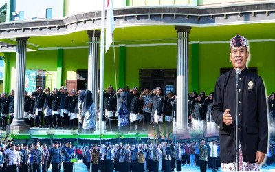 KOMBINASI BUSANA KHAS LAMONGAN DAN BATIK, MAN 2 LAMONGAN GELAR UPACARA KHIDMAT PERINGATI HARI LAHIR PANCASILA 2026