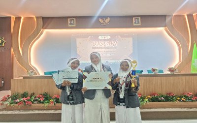 Tampil Kritis dan Argumentatif, Tim Debat MAN 2 Lamongan Raih Juara 2 dan Juara Harapan 1 Nasional di OISEMA 2026 UINSA